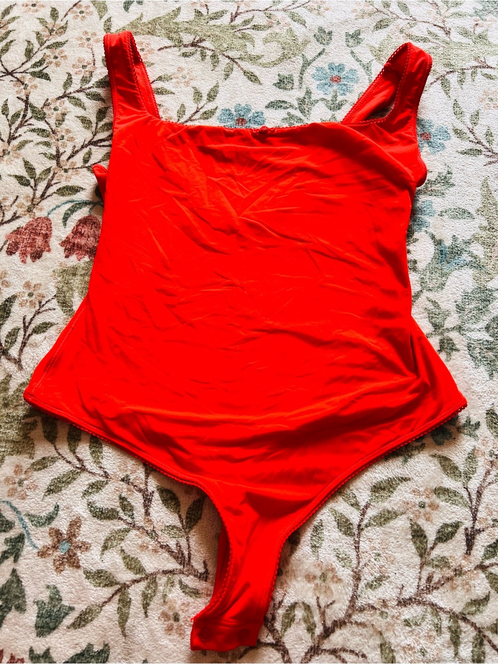 SKIMS Fits Everybody Bodysuit Red Medium Embroidered Trim